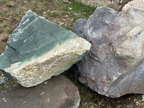 Камни для ландшафтного дизайна зелёные 10-60 килограмм купить в Красноярском крае