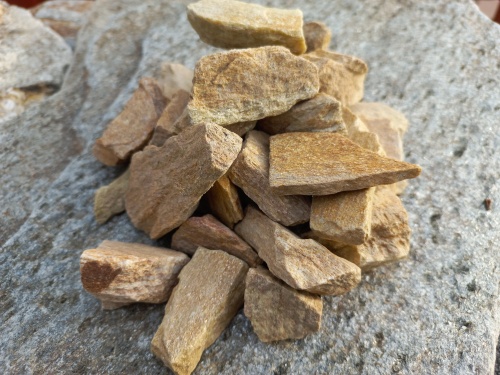 Златолит жёлтый декоративная каменная крошка купить в Красноярском крае