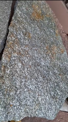 Плитняк златолит серебристый для цоколя, отмостки купить в Красноярском крае