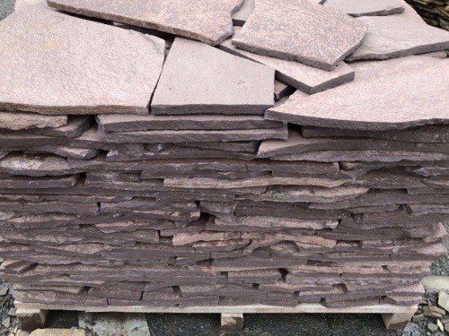 Плитняк лемезит бордовый для облицовки цоколя 20-25 мм  купить в Красноярском крае