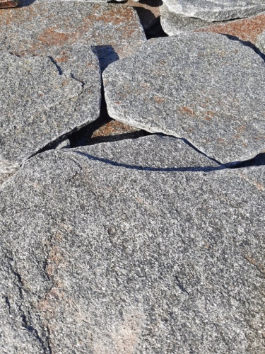 Златолит серебристый галтованный для лестниц купить в Красноярском крае