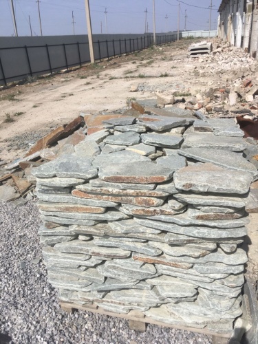 Златолит серебристый галтованный для лестниц купить в Красноярском крае