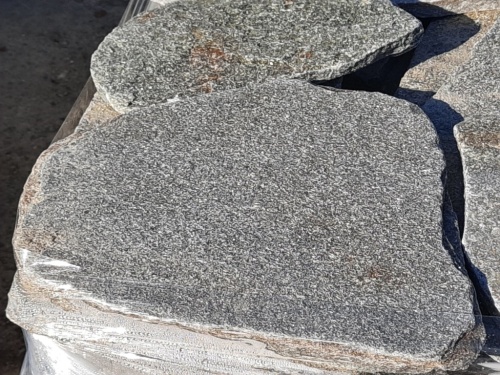 Златолит серебристый галтованный для лестниц купить в Красноярском крае