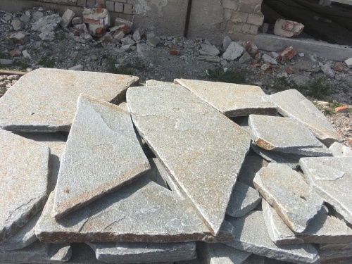 Златолит серебристый галтованный для лестниц купить в Красноярском крае