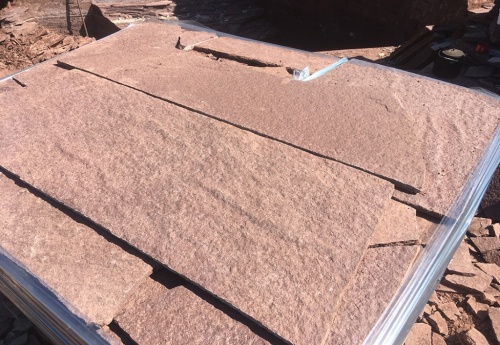 Плитняк лемезит бордовый для ступеней 20-25 мм купить в Красноярском крае